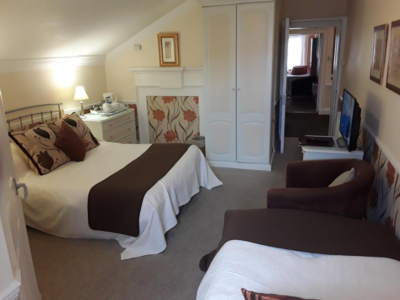 The Pack O' Cards Hotel Combe Martin Exterior foto